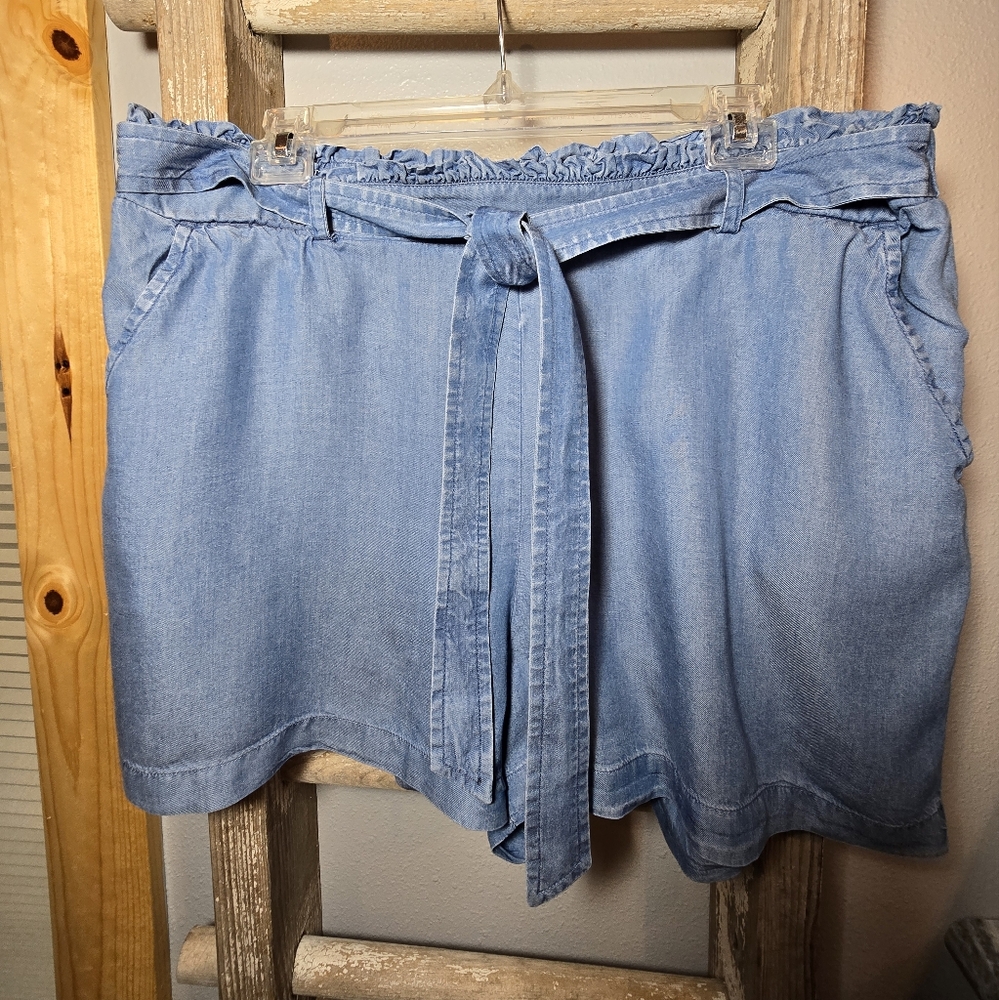 LC Lauren Conrad Shorts Size XL EUC